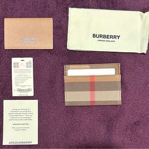Burberry Card Holder in Beige and Red